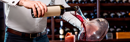 FAUT-IL CARAFER LES VINS ? COMMENT LES AÉRER ?